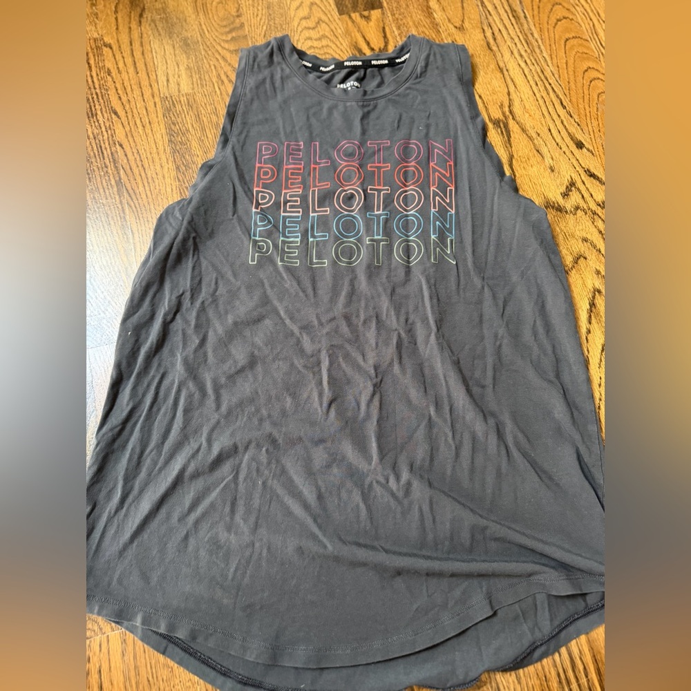 peloton gray work out tank top size medium
